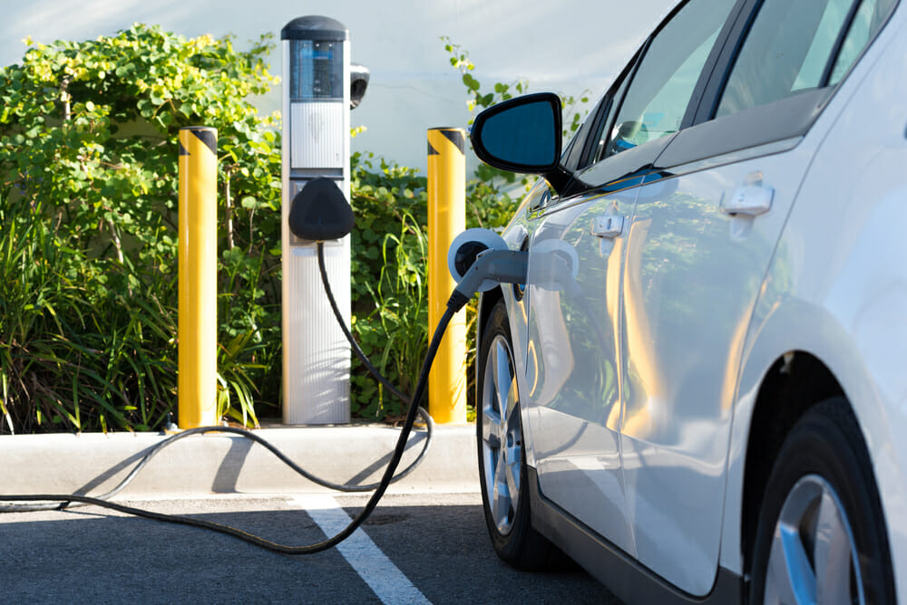Only One Charger For 52 Electric Cars: Catastrophe on the way?