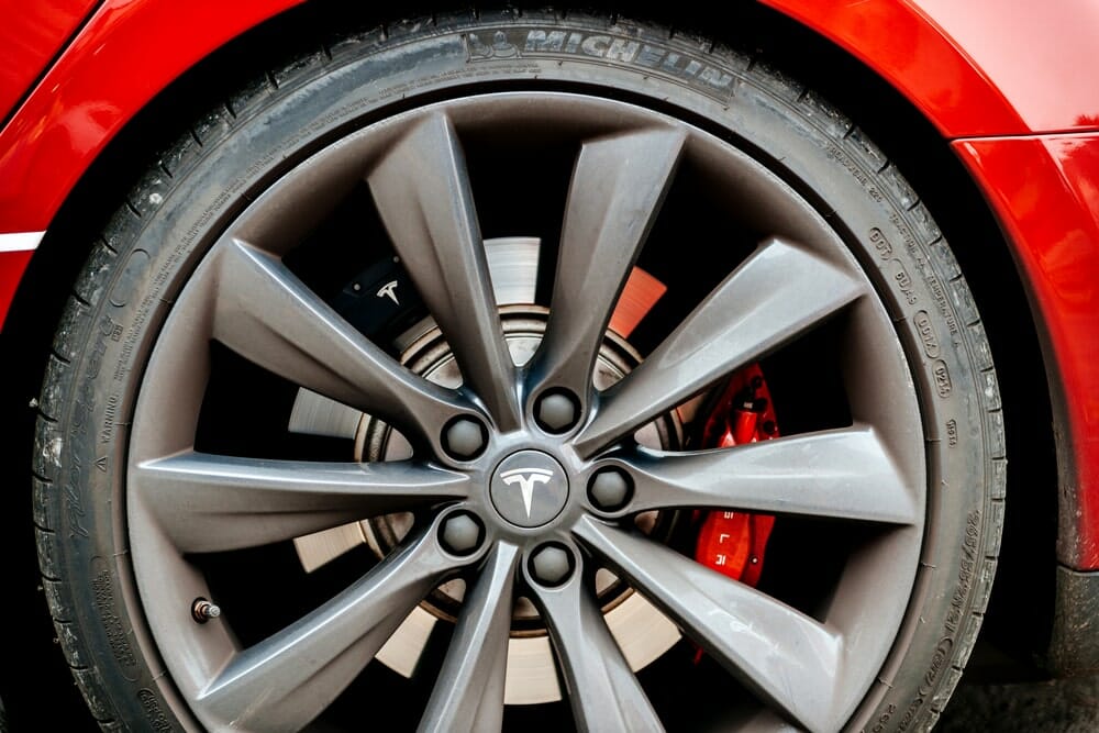 Hubcaps Vs Rims What's The Difference?