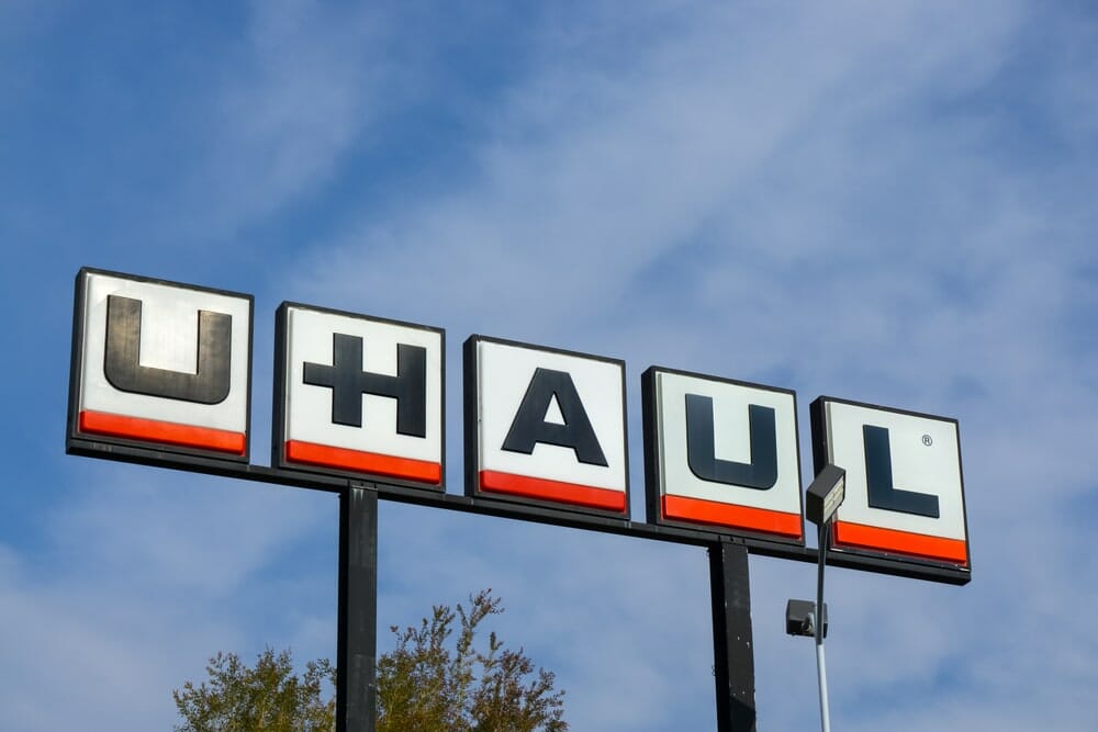 Can You Tow A Travel Trailer With A UHaul Truck?