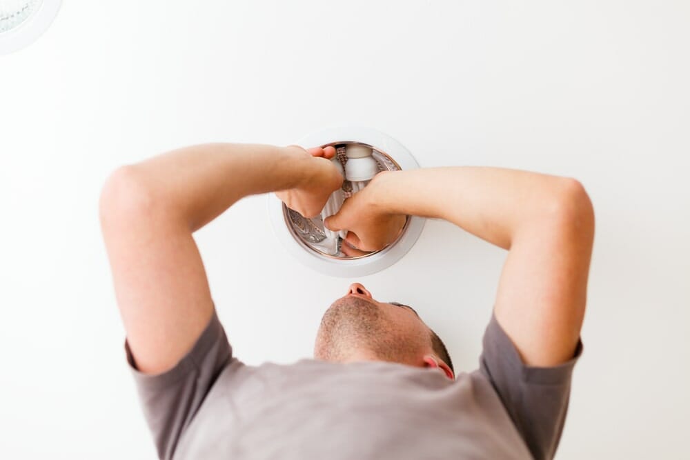 RV Ceiling Lights Not Working When Plugged In (Causes & Fixes)