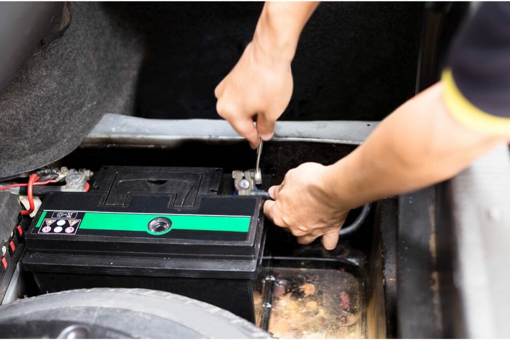 Car Radio Keeps Turning On By Itself (Causes And Fixes)