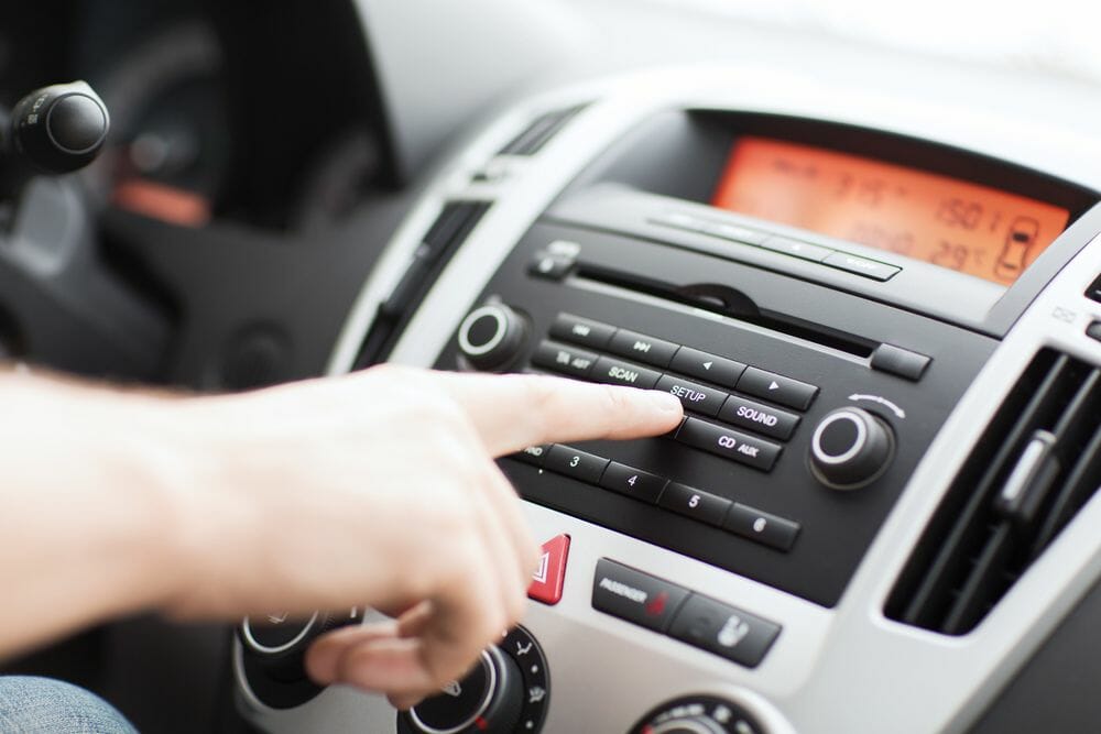 Car Radio Keeps Turning On By Itself (Causes And Fixes)