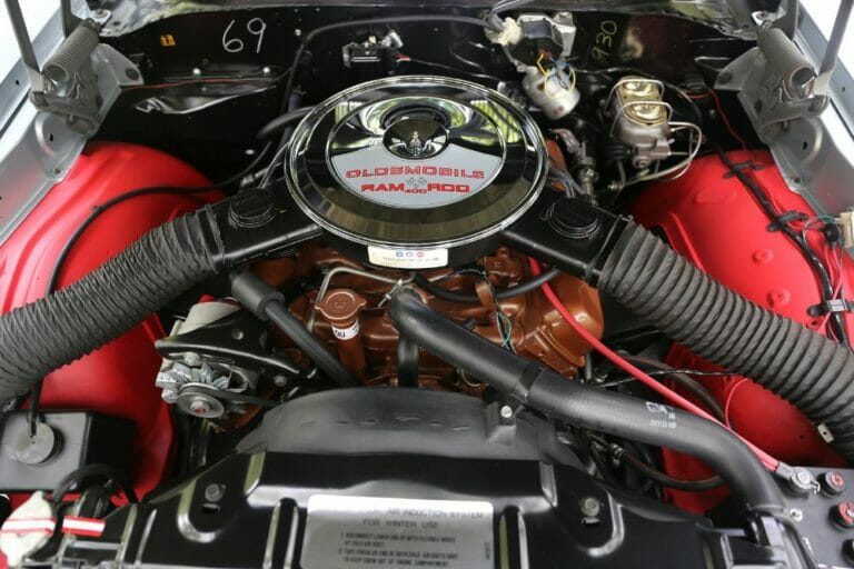 400 Small Block Vs 350 Differences + Pros & Cons Of Each