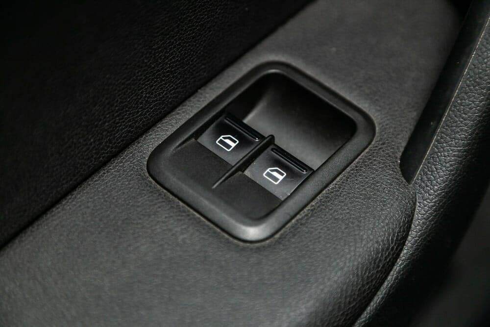 Power Window Not Working On Passenger Side (Causes And Fixes)