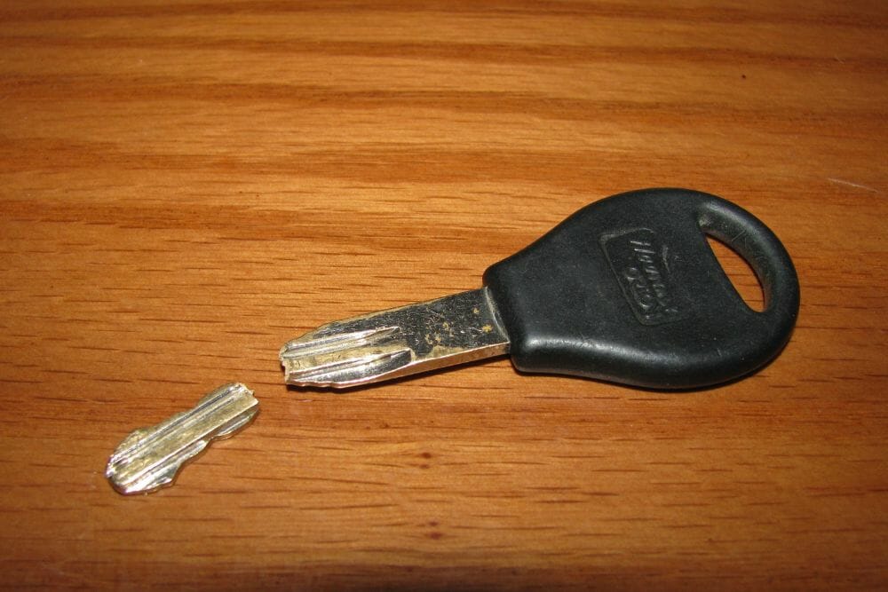 5 Reasons For A Key Stuck In Ignition (How To Fix)
