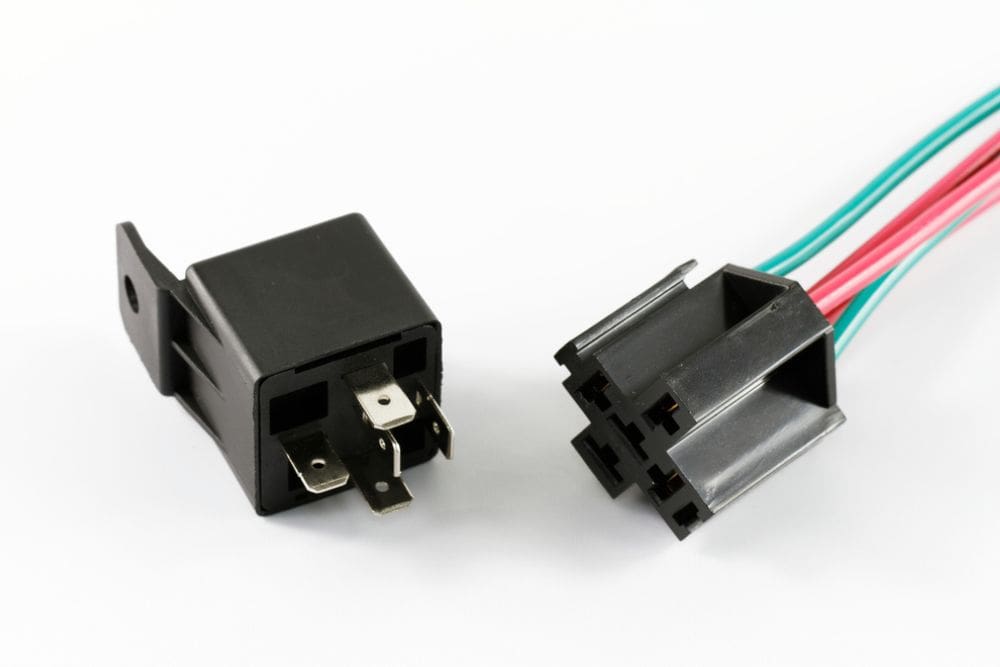 5 Causes Of Both Headlights Not Working (How To Fix)