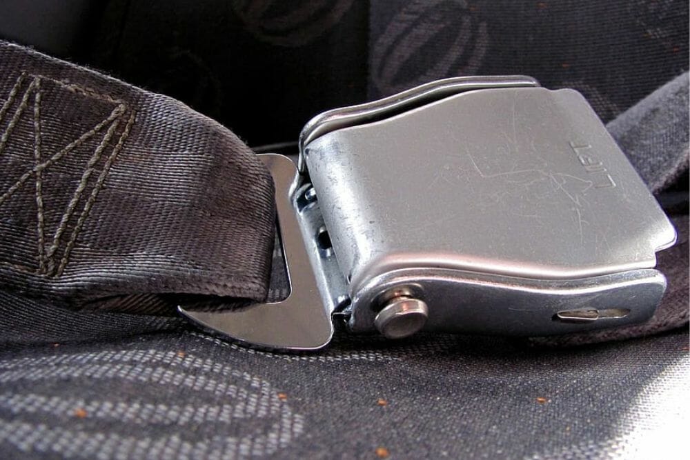 Seat Belt Not Retracting (How To Fix)