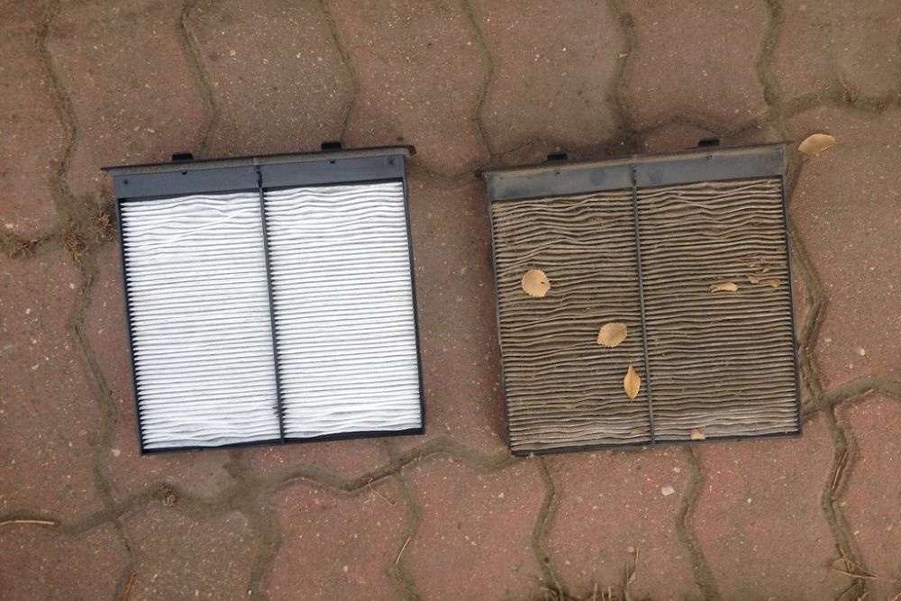5 Symptoms Of A Dirty Cabin Air Filter & Replacement Cost