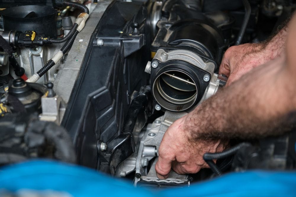 8 Faulty Throttle Position Sensor Symptoms (Replacement Cost)