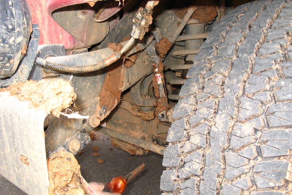 5 Bad Sway Bar Link Symptoms (Location, How To Change)