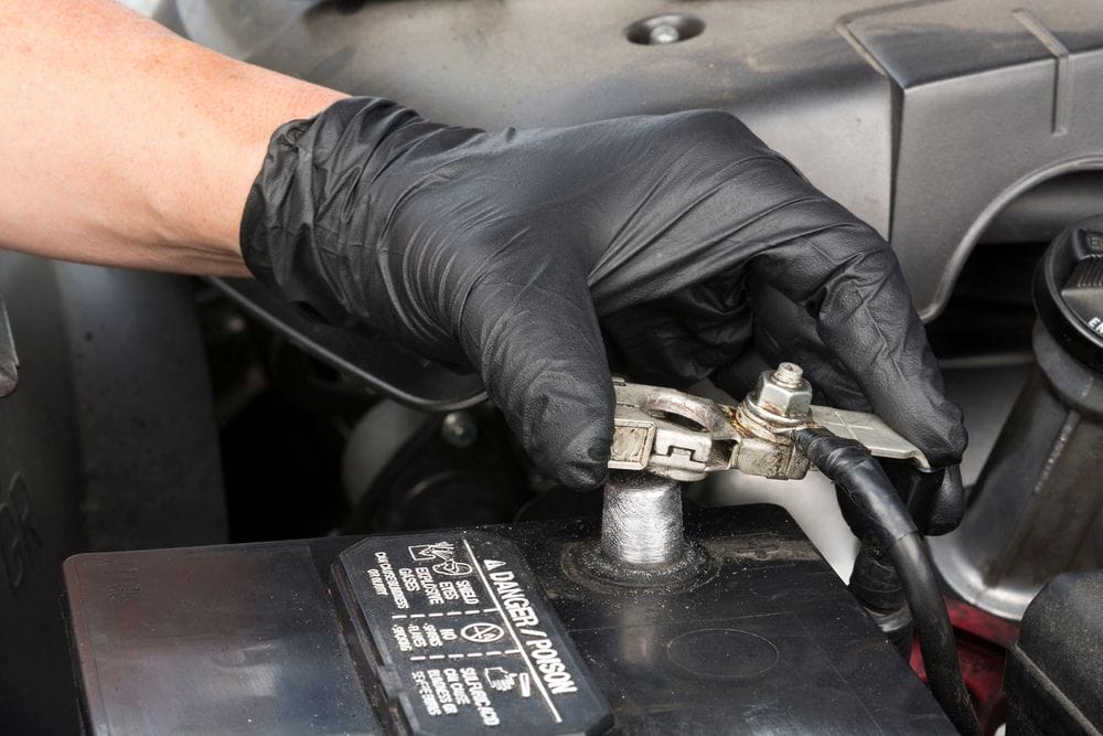 5 Symptoms Of A Loose Battery Terminal And How To Fix