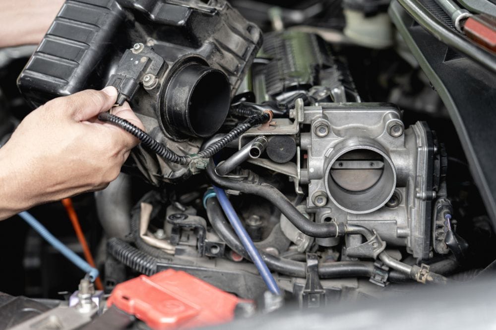 8 Faulty Throttle Position Sensor Symptoms (Replacement Cost)